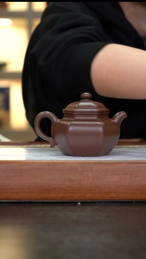 茶壶紫砂   革紫泥     六角莲子     200cc    全手工