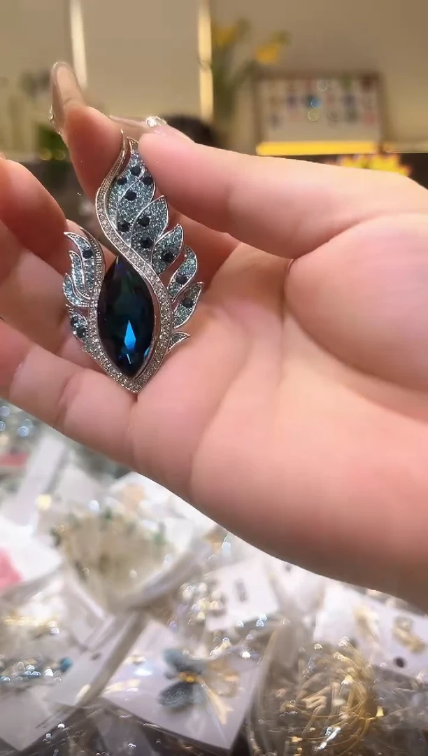 锆石铁合金精品饰界