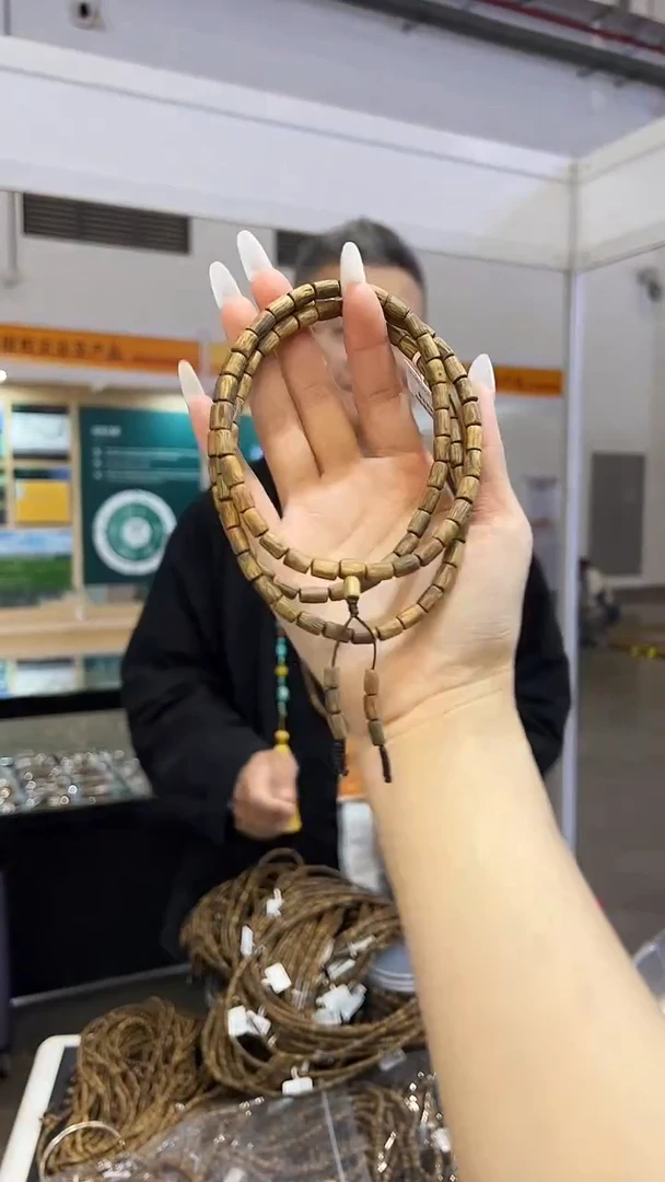 沉香手串【展会现场】随型桶珠多圈