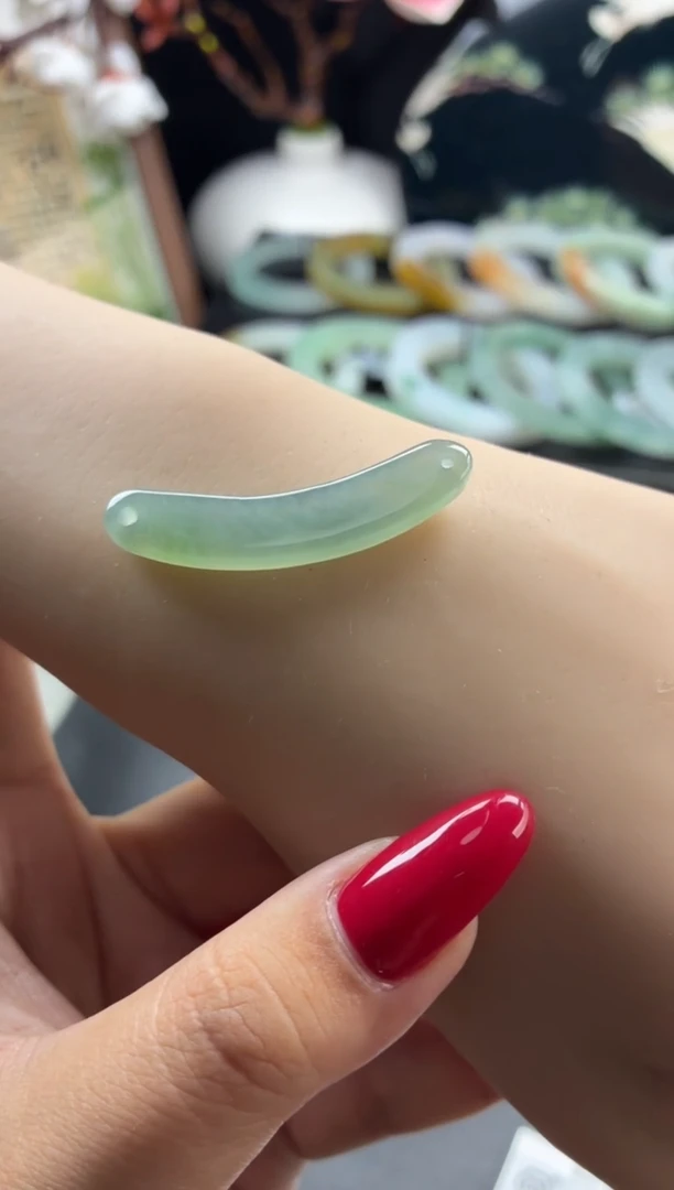 翡翠未镶嵌颈饰43号玉璜