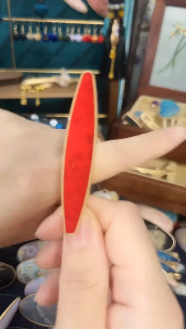 【闪购商品】【年后预售】红色正娟小柳叶发夹一个