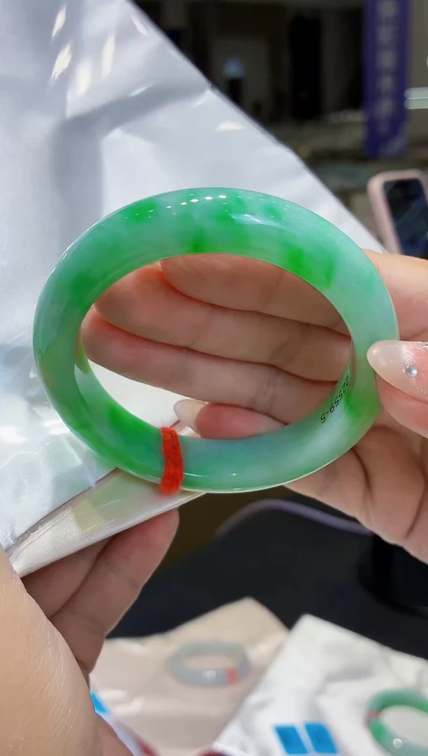 未镶嵌手镯翡翠翡翠手镯55