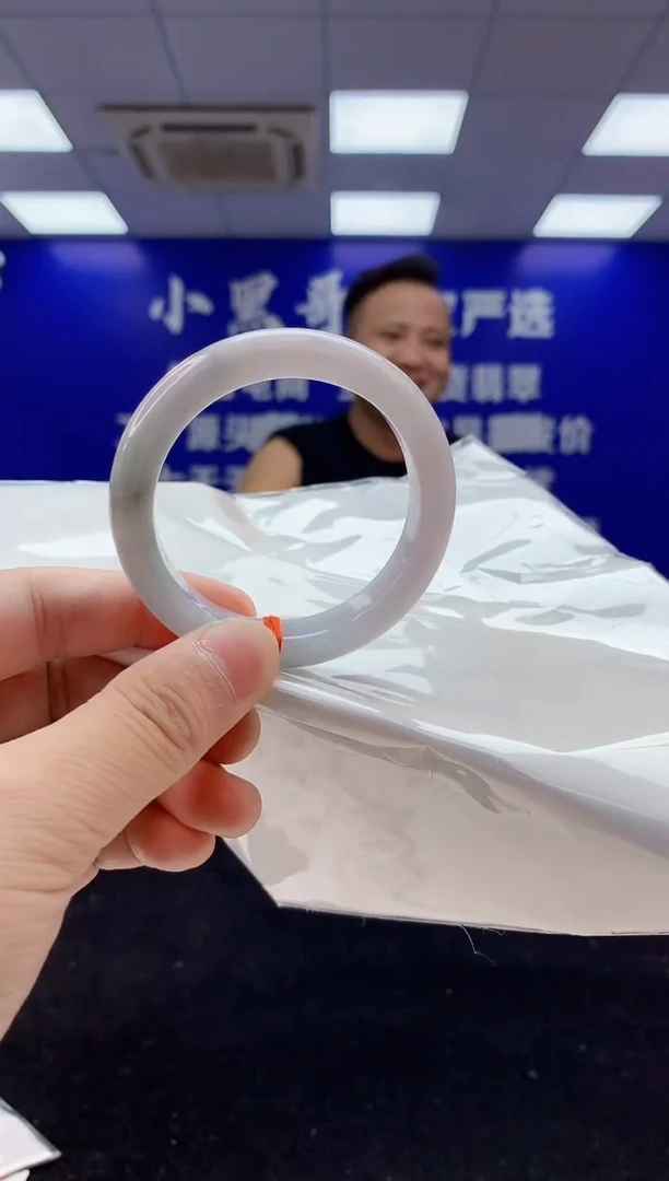 翡翠手镯未镶嵌1天然翡翠默认有瑕完美主义者勿拍