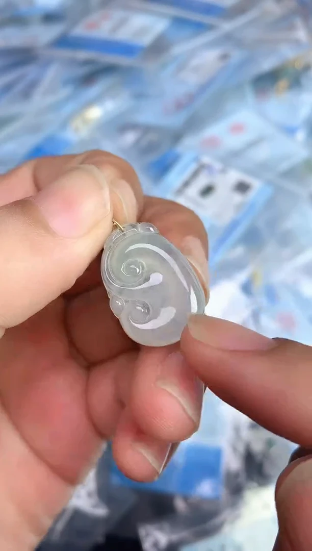 颈饰18K金镶嵌翡翠25111803