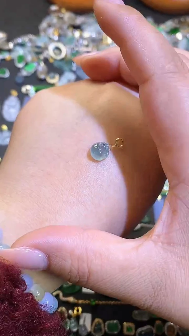 【闪购商品】翡翠吊坠(不含链)18K金镶嵌1