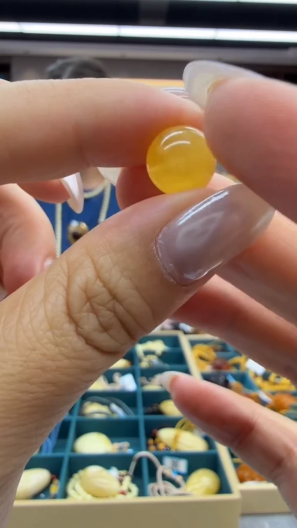 琥珀颈饰未镶嵌6秒拍号 假一罚三