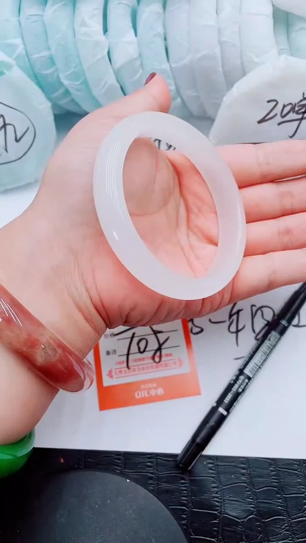 【闪购商品】石英质玉手镯未镶嵌T18-61-60