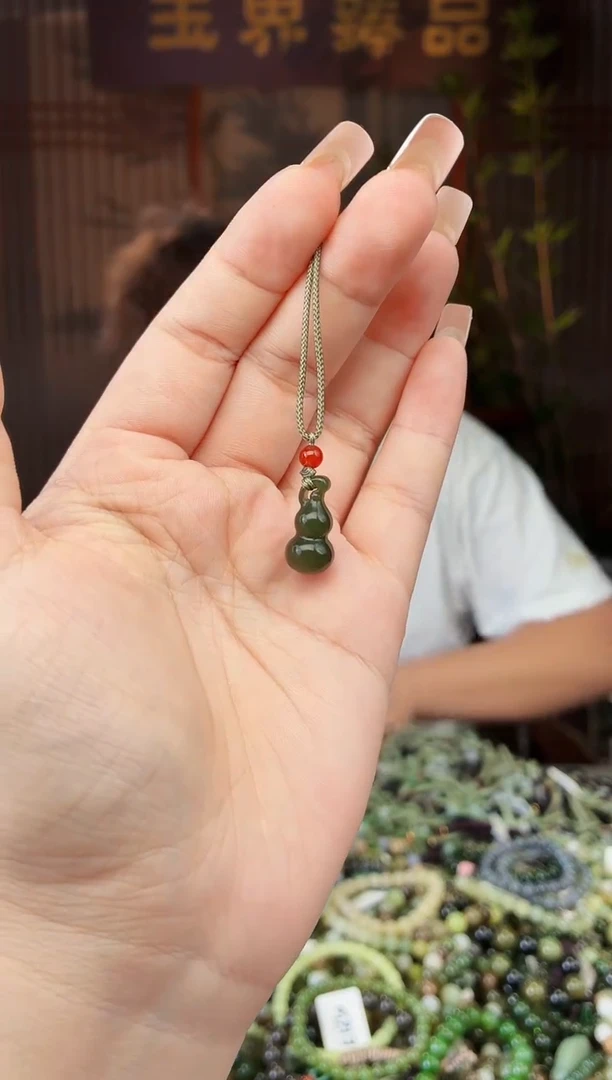 和田玉未镶嵌颈饰拍一发一