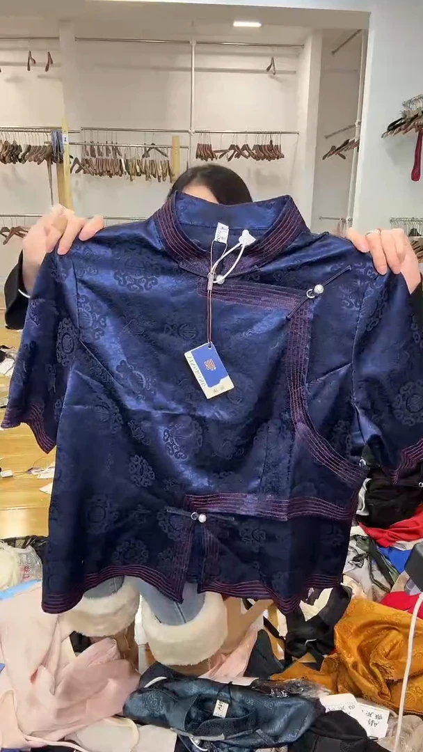 3XL码    135-145斤   半袖