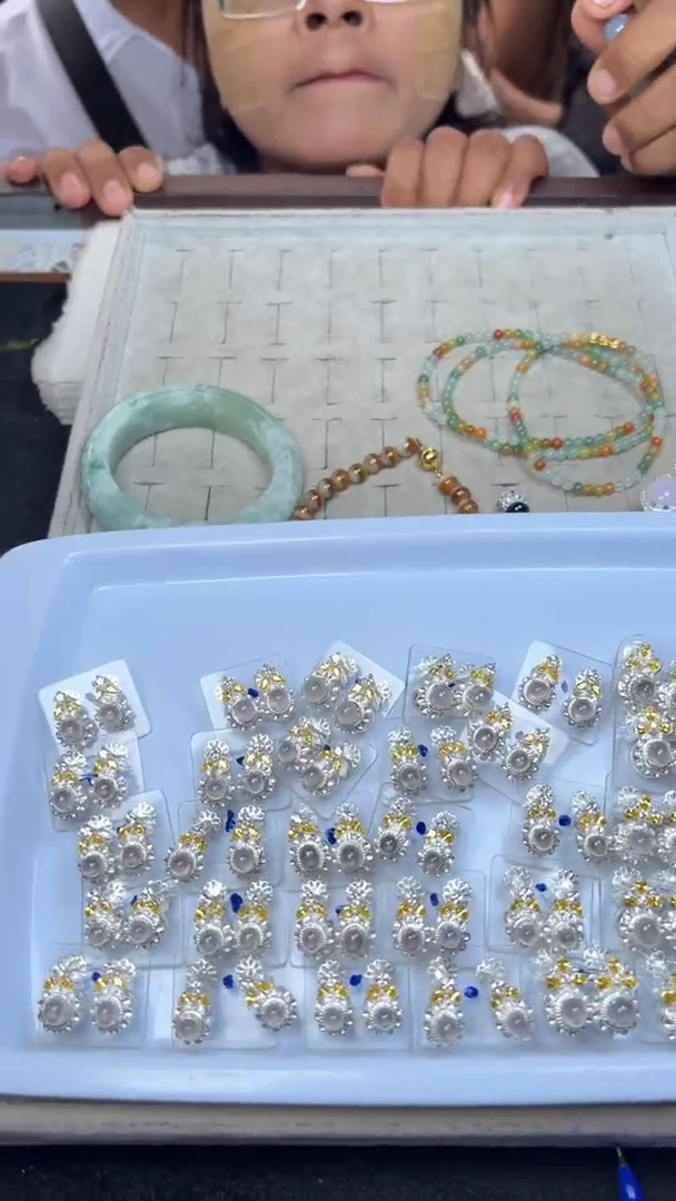 定制翡翠未镶嵌多样性随机发货，拍一发一