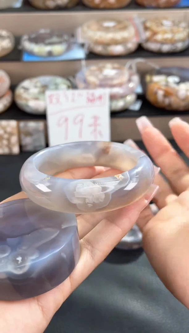 未镶嵌手镯石英质玉54