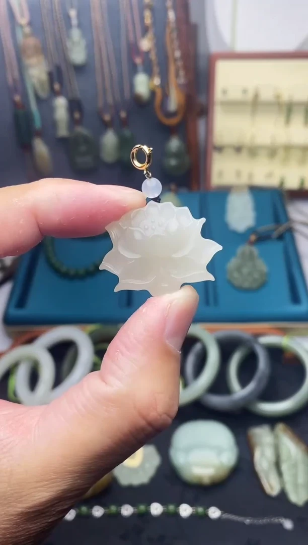 颈饰未镶嵌和田玉1