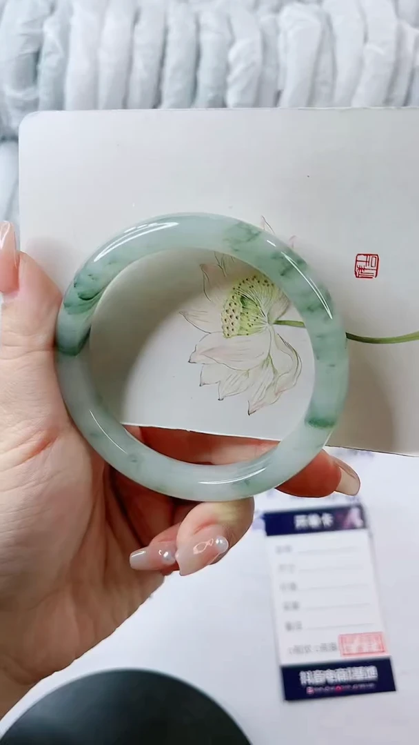 【闪购商品】石英质玉手镯未镶嵌0296795464多样性发货
