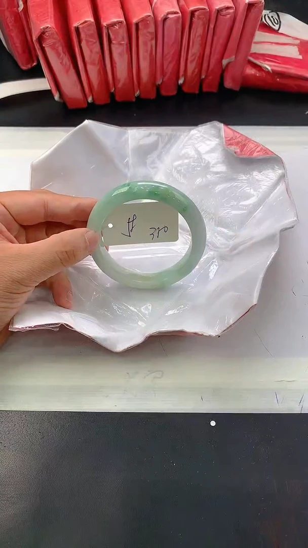 翡翠手镯未镶嵌231