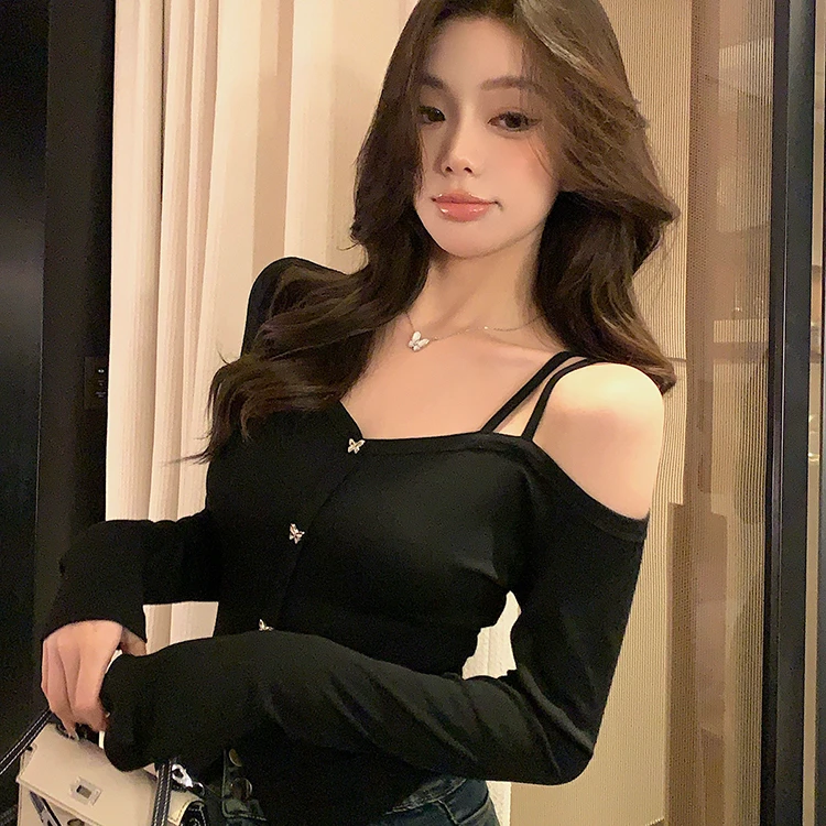 邱肉瑶 黑色露肩修身正肩长袖女秋季新款纯欲风辣妹显瘦设计上衣