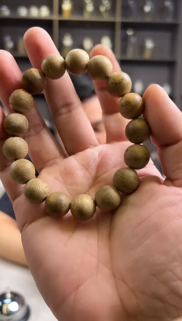 沉香手串都彭圆珠 多样性发其一