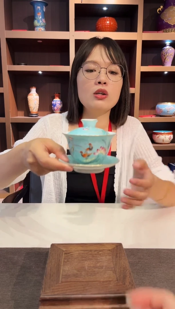 摆件景德镇制粉彩扒花三才盖碗