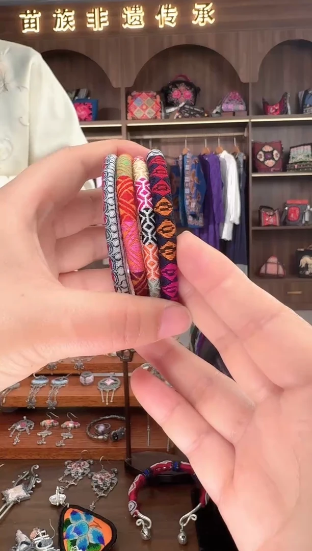 【闪购商品】织绣扶光苗绣传承108