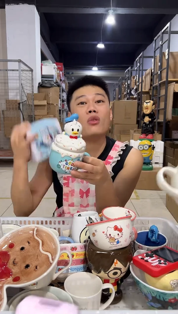 瓷片原盒唐老鸭松松蛋糕水杯