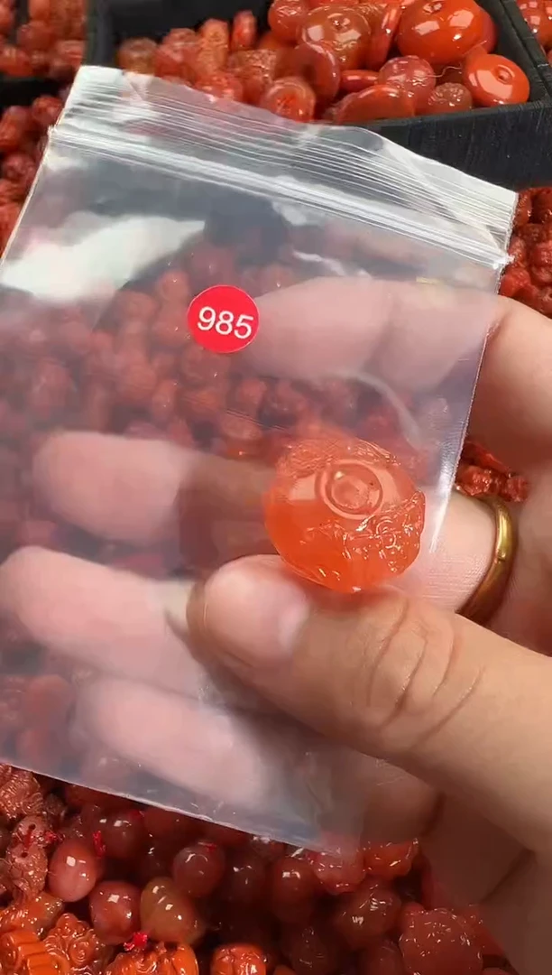 颈饰未镶嵌南红玛瑙1