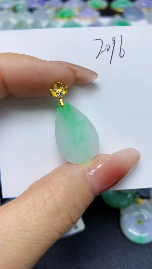 翡翠未镶嵌颈饰 天然缅甸翡翠A货