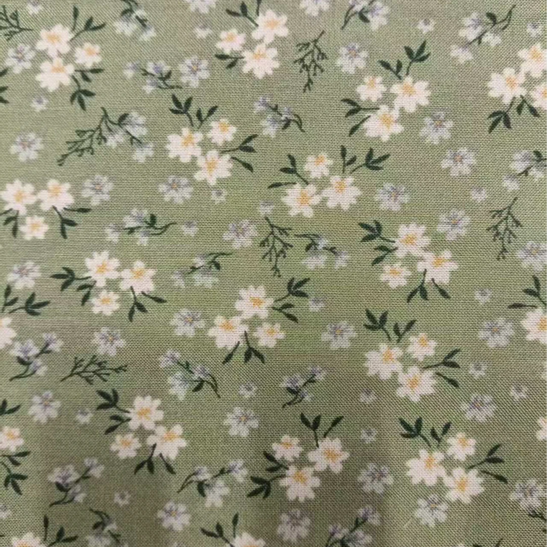 精梳棉绸绿底碎花面料（不支持七天无理由退换）