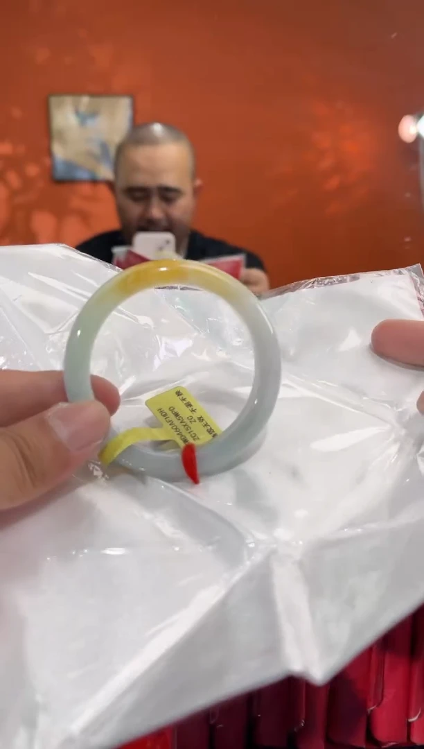 未镶嵌手镯翡翠4