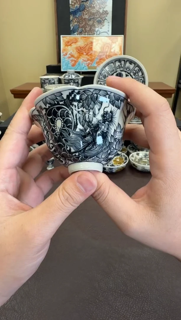 二号釉穿花龙花口杯