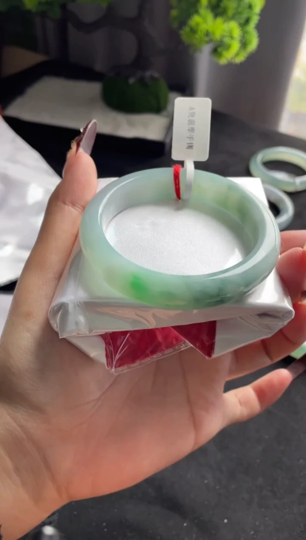 未镶嵌手镯翡翠三天鉴赏期