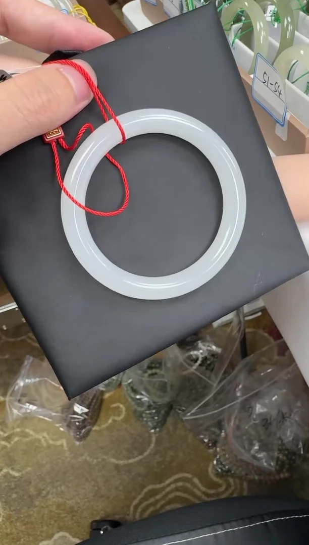 未镶嵌手镯和田玉56