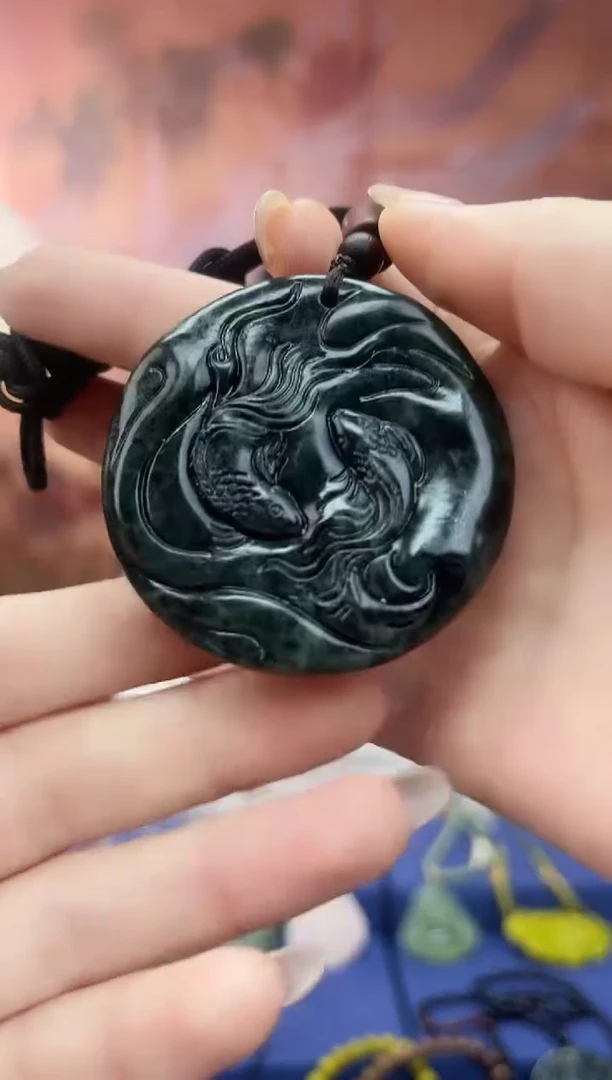 未镶嵌岫玉吊坠·