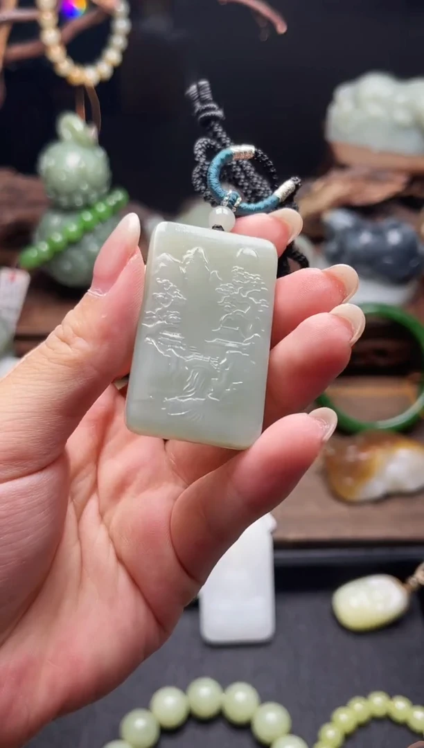 和田玉未镶嵌吊坠(不含链)且末青白 山水牌30772