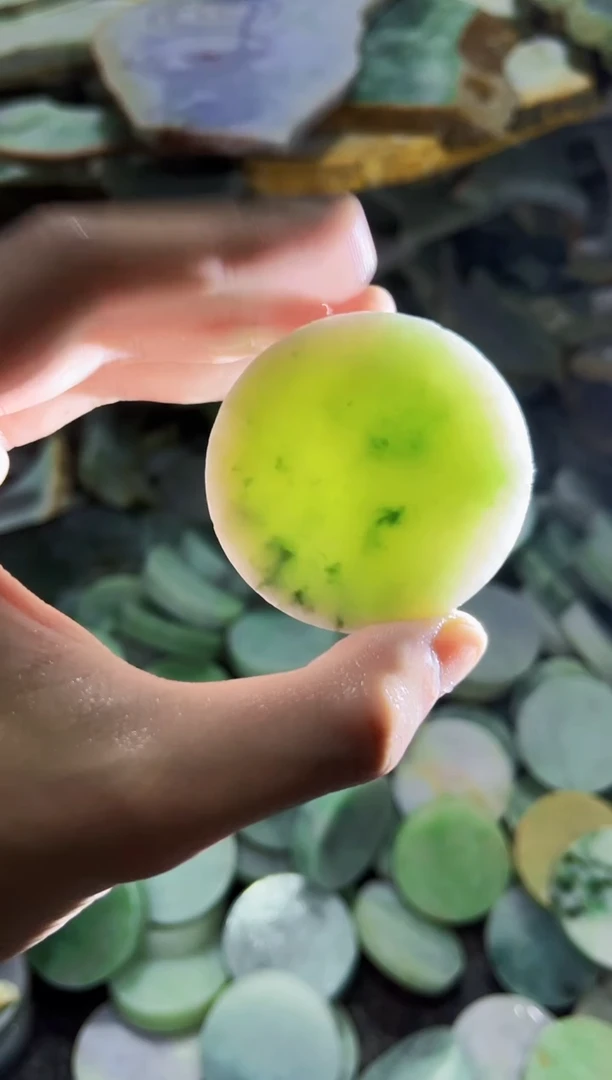 【闪购商品】翡翠颈饰未镶嵌A货吴玉053