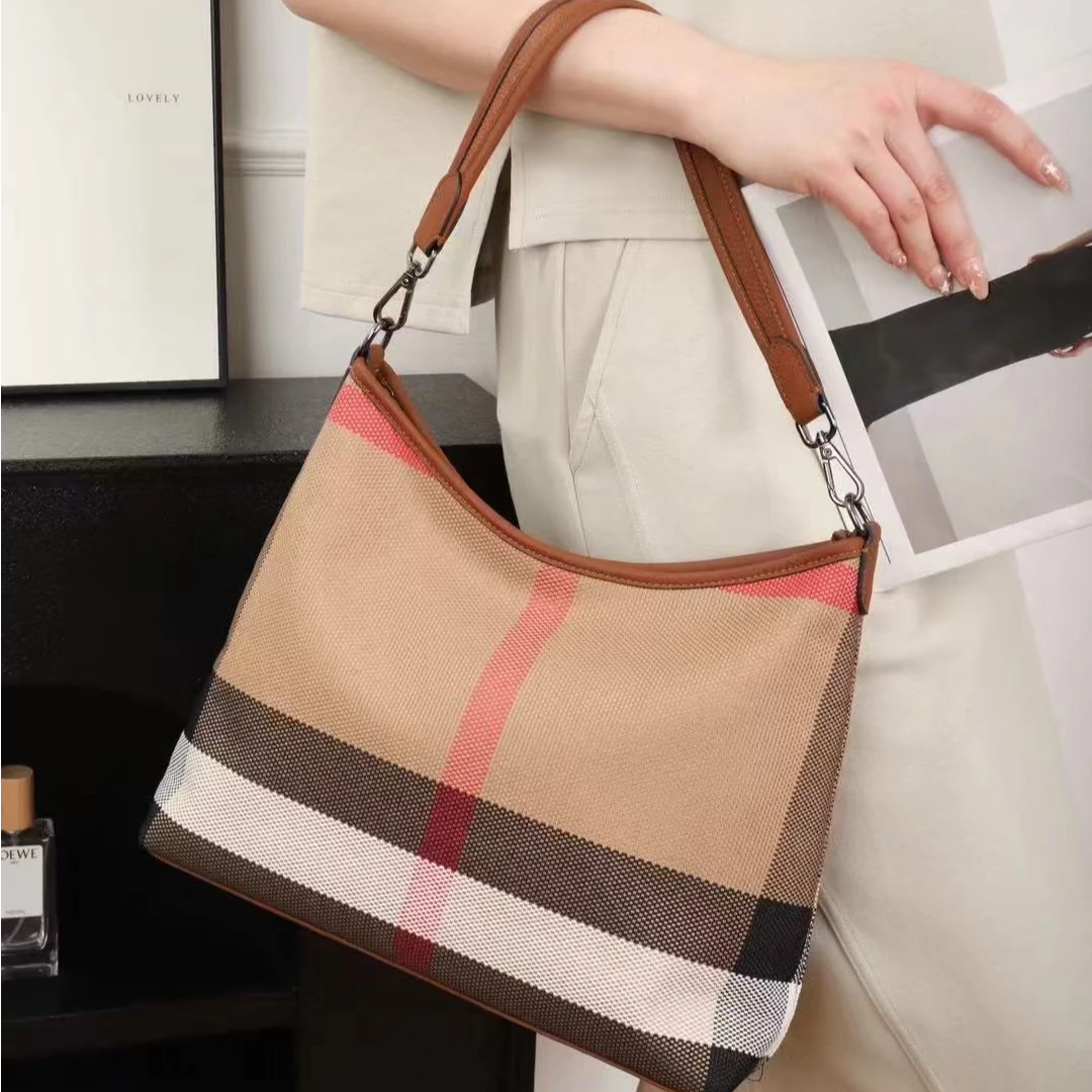 王者归来格子风大容量托特包