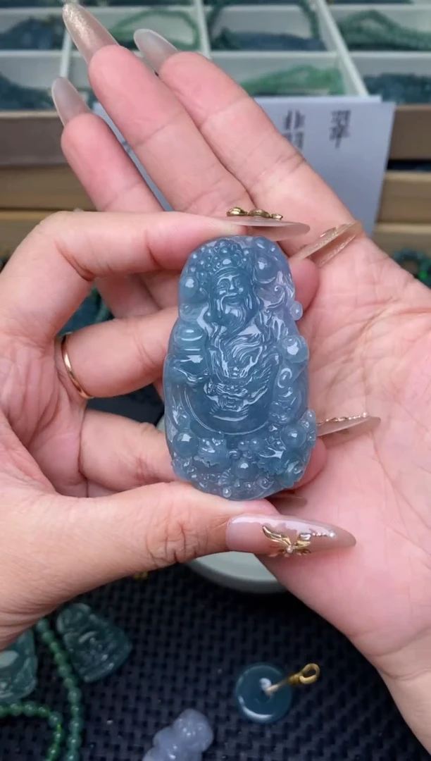 翡翠未镶嵌颈饰