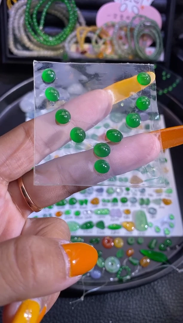 未镶嵌挂件翡翠蛋