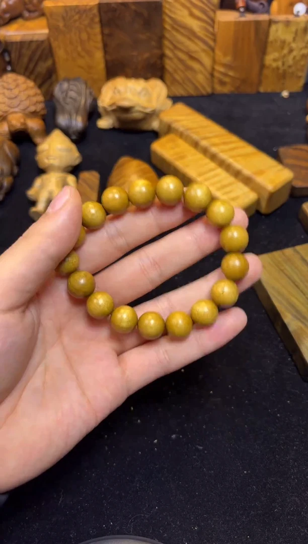 【闪购商品】楠木（金丝楠）其他1.2黄手串98