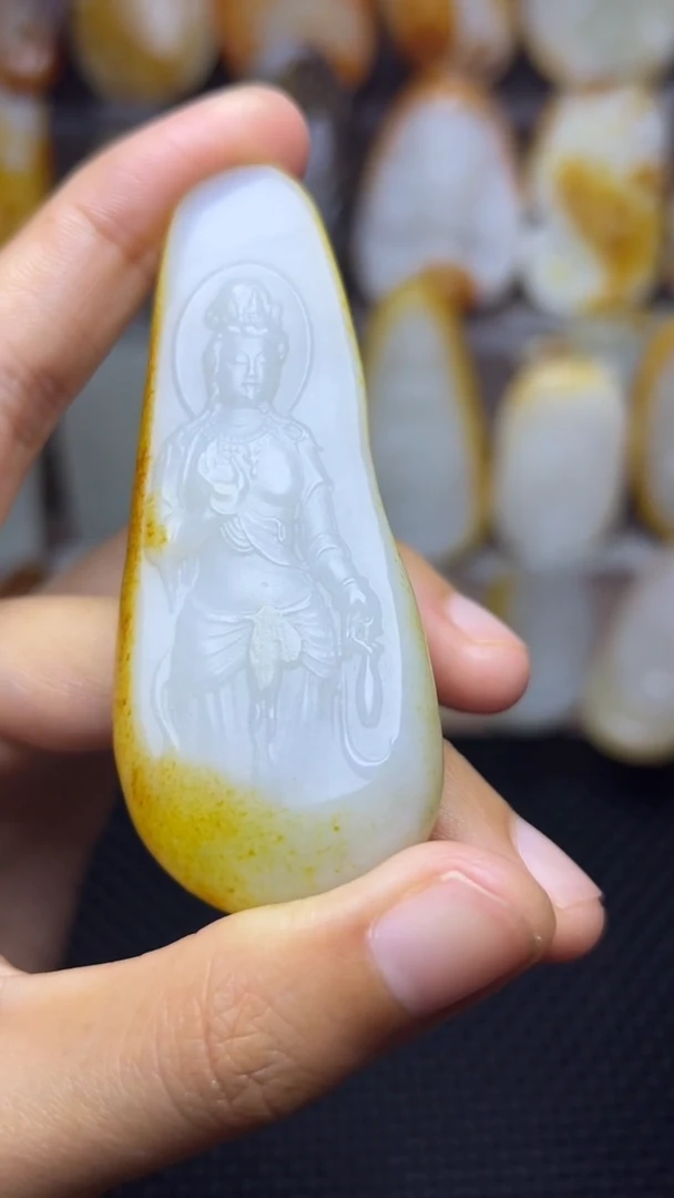 和田玉未镶嵌颈饰1