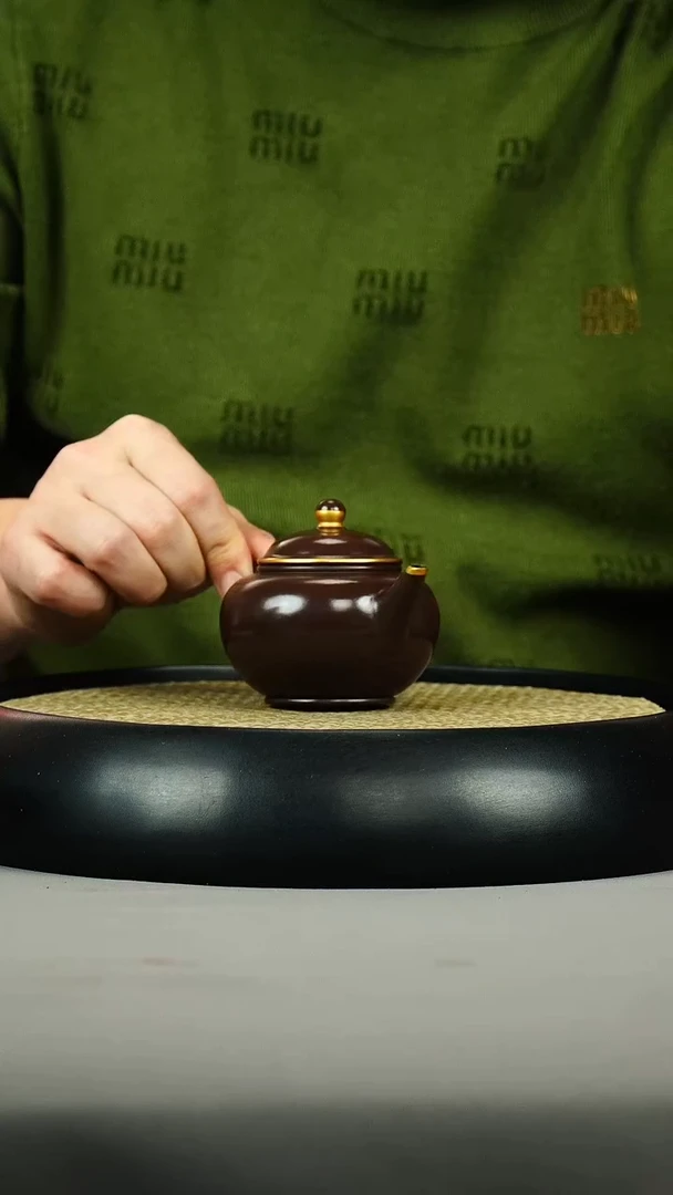 茶壶紫砂紫袍玉砂 包金 水平