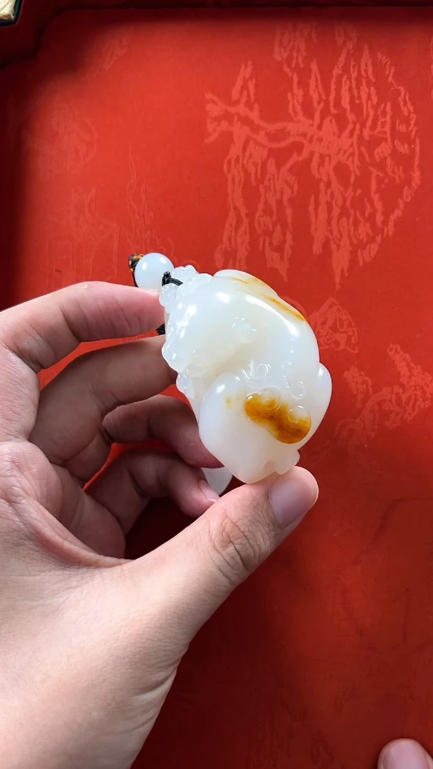 和田玉未镶嵌挂件白玉老熟貔貅