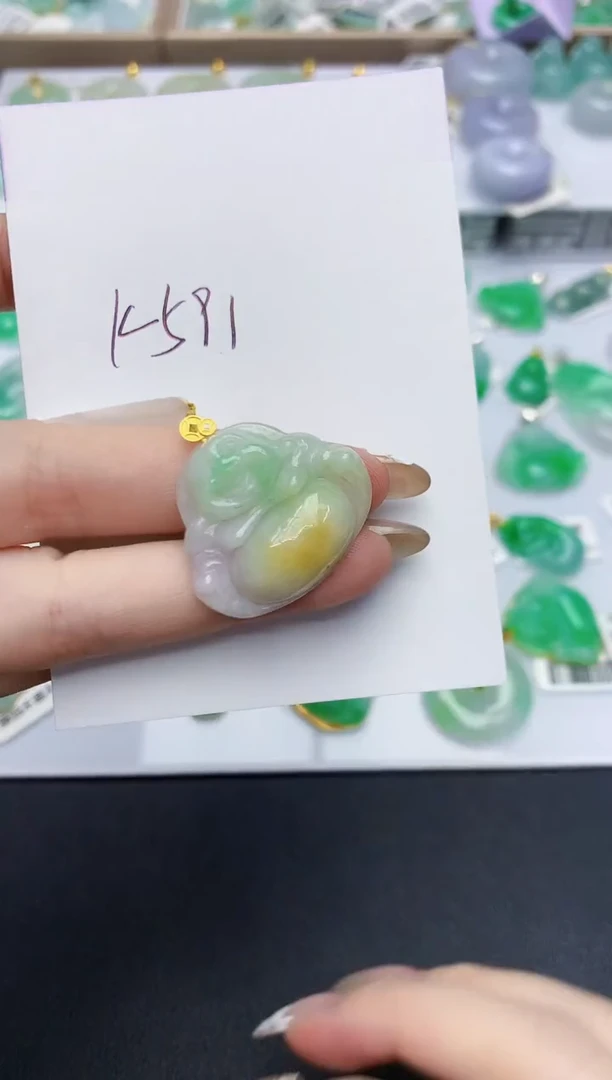 翡翠18K金镶嵌颈饰天然缅甸翡翠A货