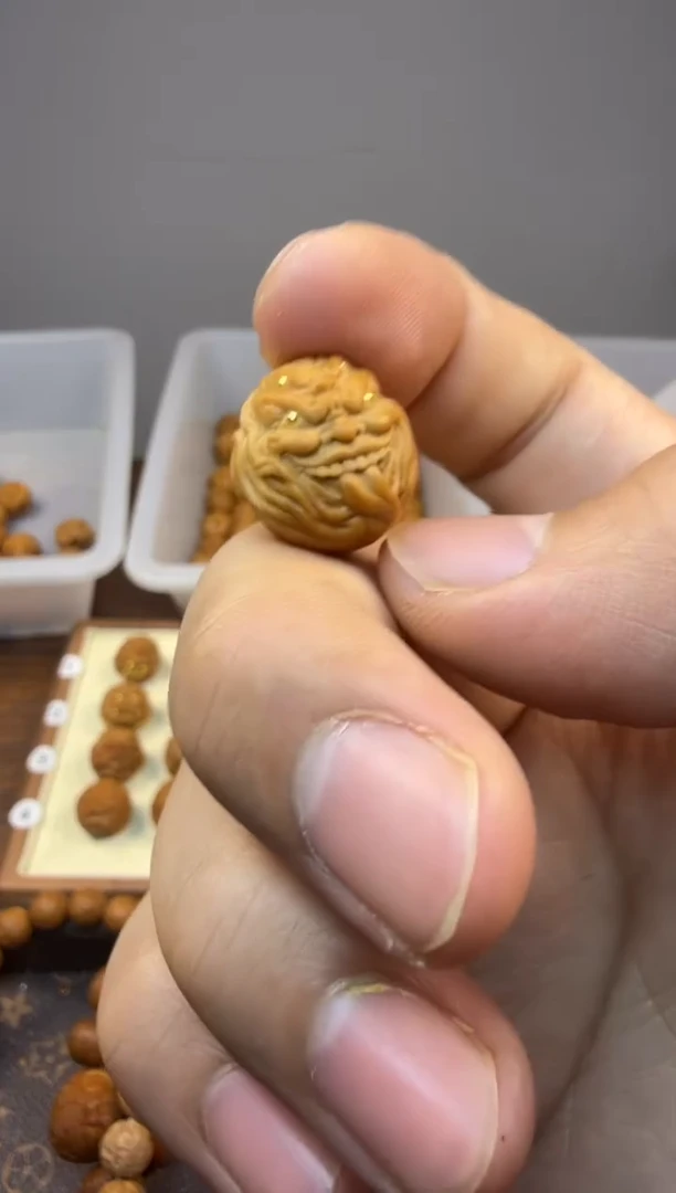 吊坠猴头核桃四目舔僧