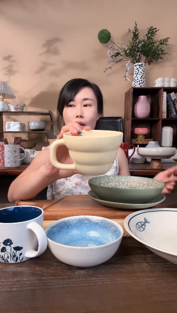 陶瓷米黄葫芦杯微瑕