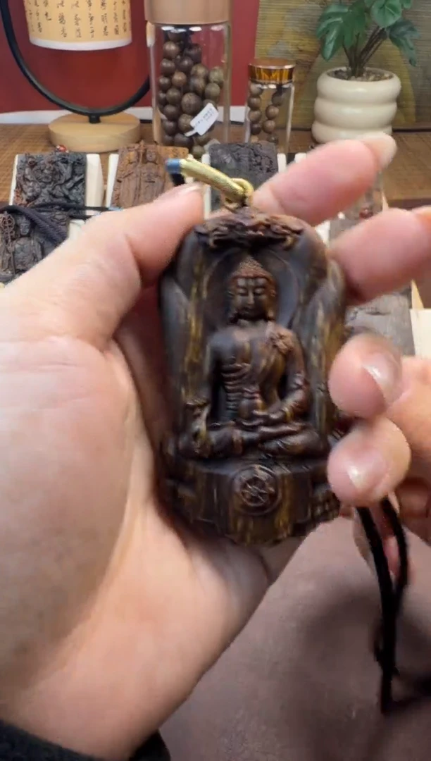 木木雕款芽庄 药师佛 7cm 送养香瓶