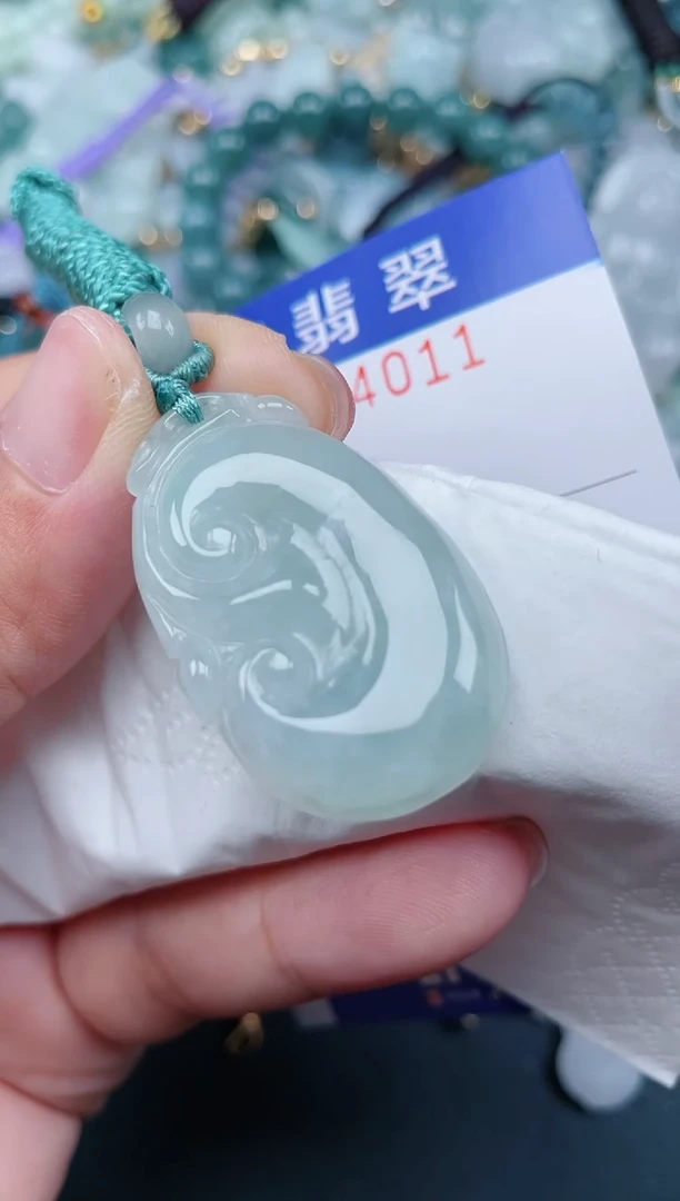 翡翠未镶嵌颈饰.0004011