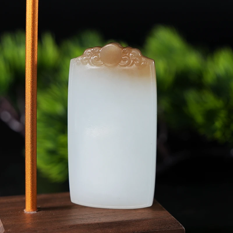 lot11 和田玉糖白玉祥云纹平安无事牌/DW51226-046518 保利山东