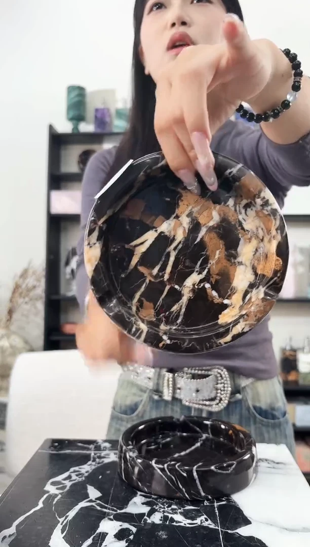 石材黑金花烟灰缸-1