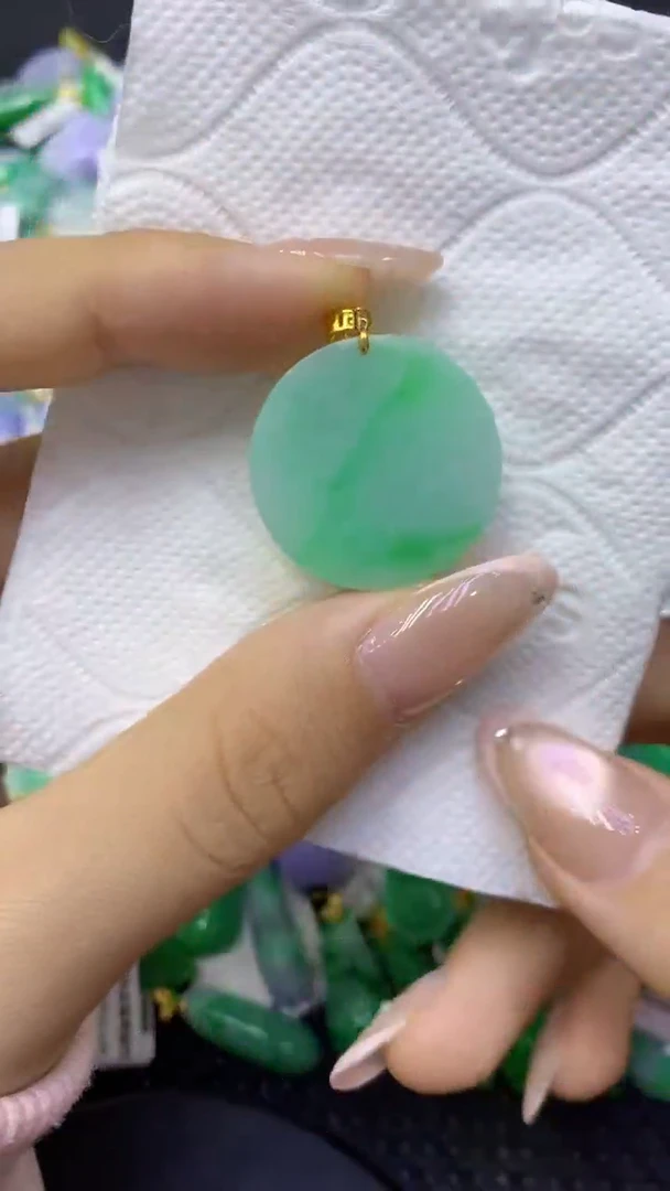 颈饰18K金镶嵌翡翠天然缅甸翡翠A货