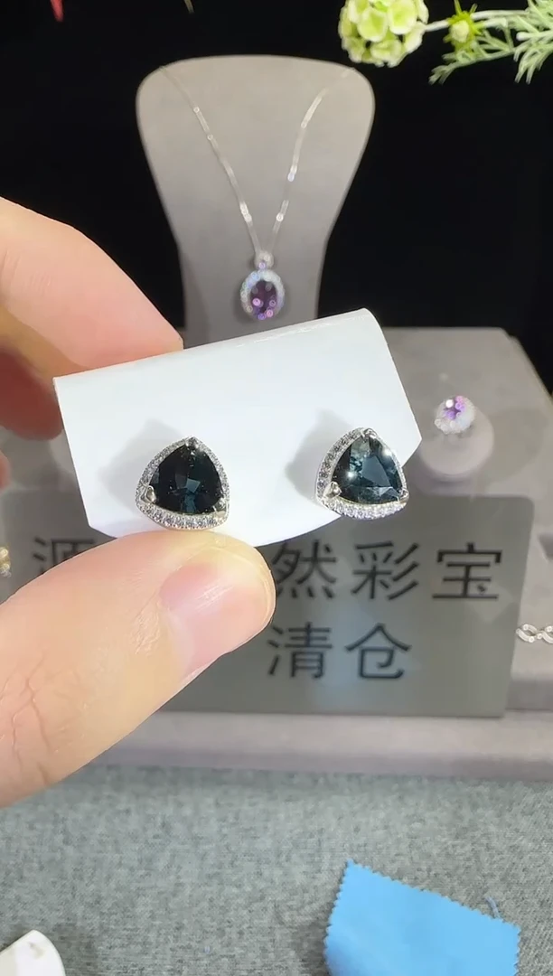 银S925镶嵌耳饰托帕石11mm伦敦蓝耳钉