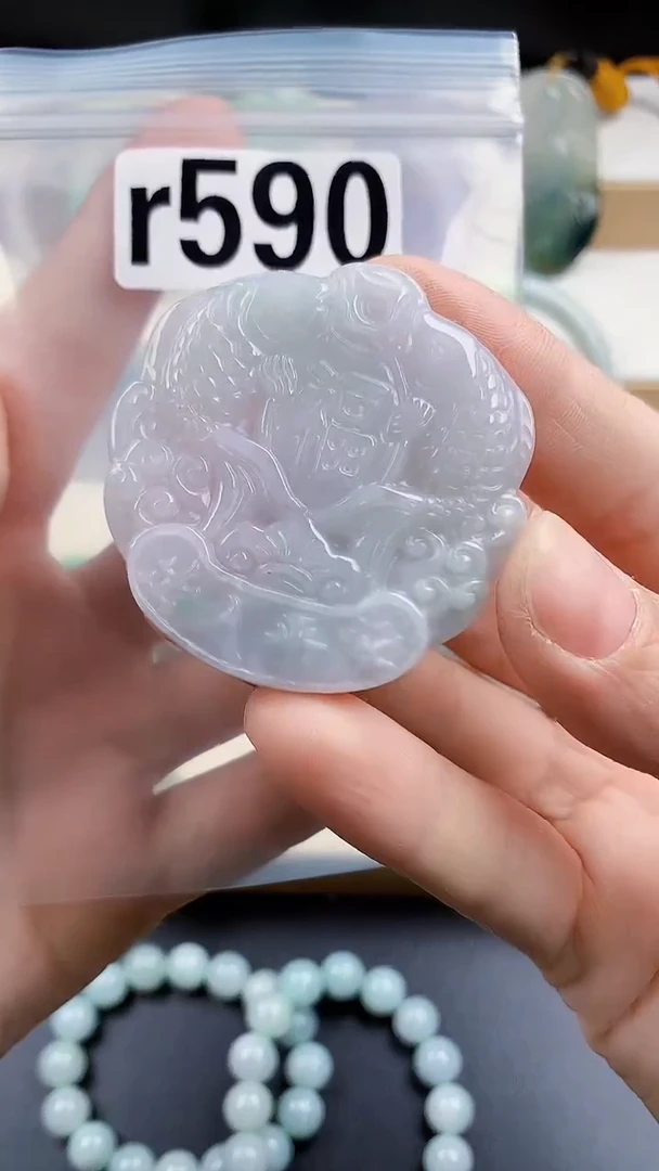 颈饰未镶嵌翡翠天然翡翠吊坠挂件